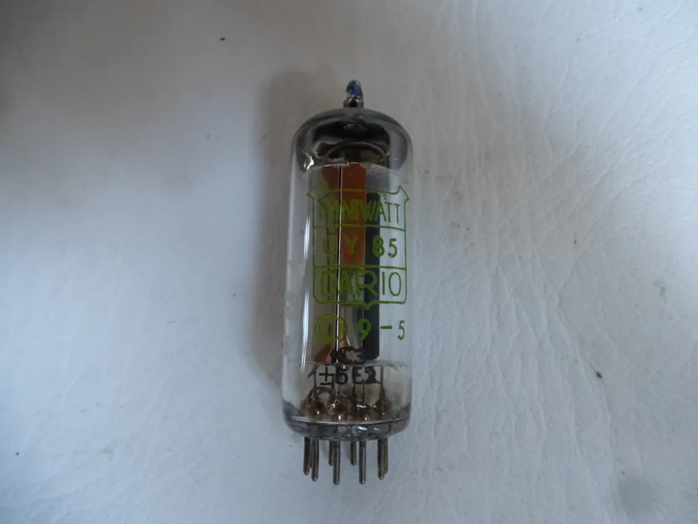 lampe UY85 occasion