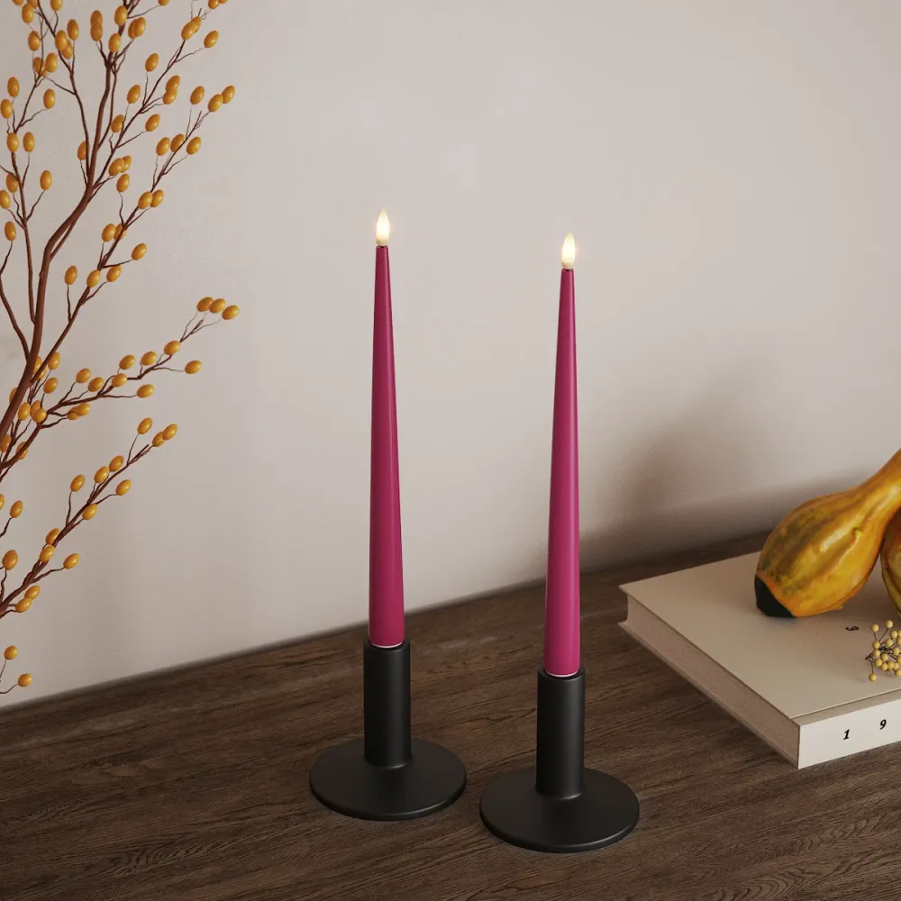 LED Bougie effilée avec vernis, 2 pièces (28 cm) Magenta