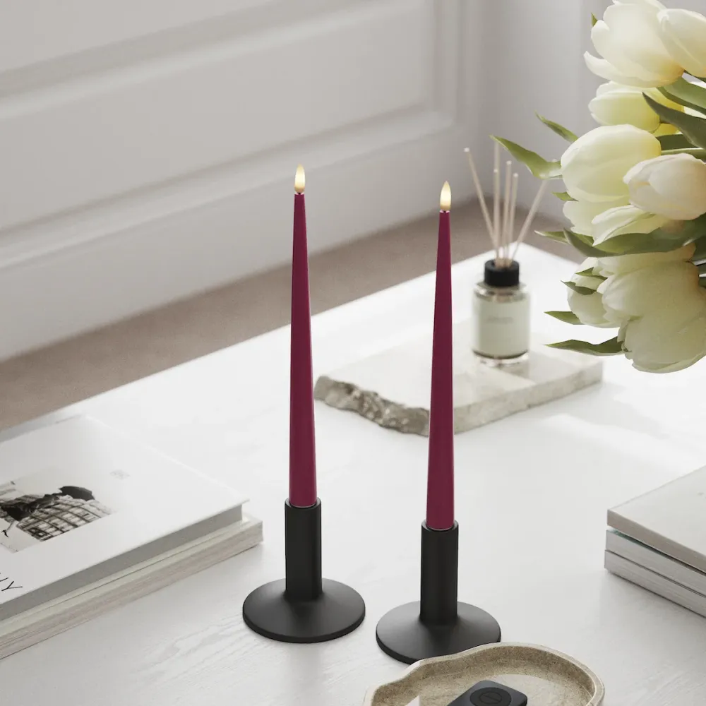 LED Bougie effilée avec vernis, 2 pièces (28 cm) Magenta