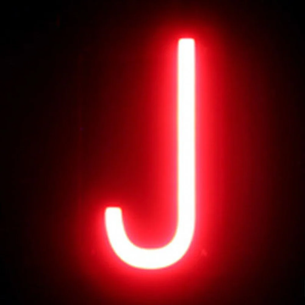 Lettre LED Neon J largeur 74Mm Hauteur 161Mm Contexte 38Mm