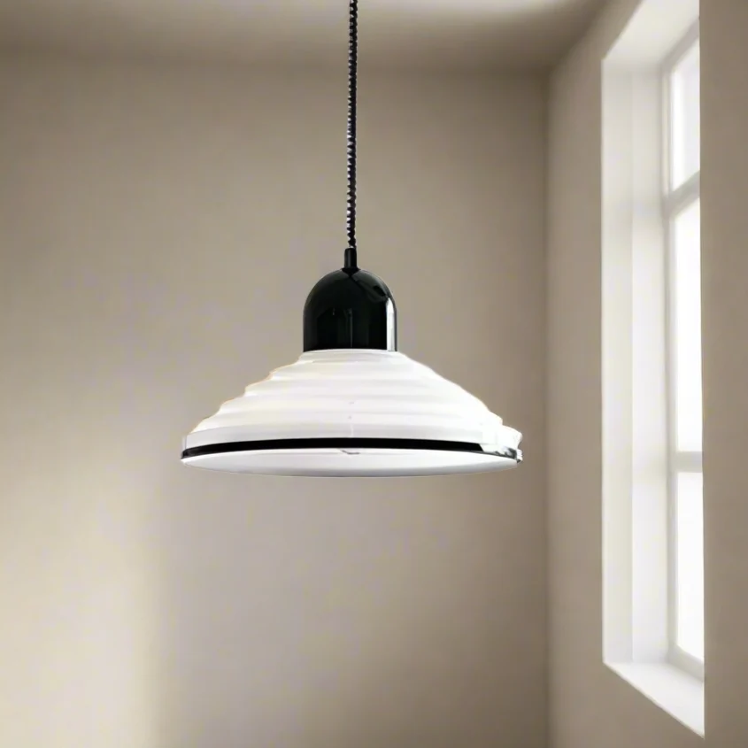 ÉléganceLumière – Lustre Raffiné en Verre Crème