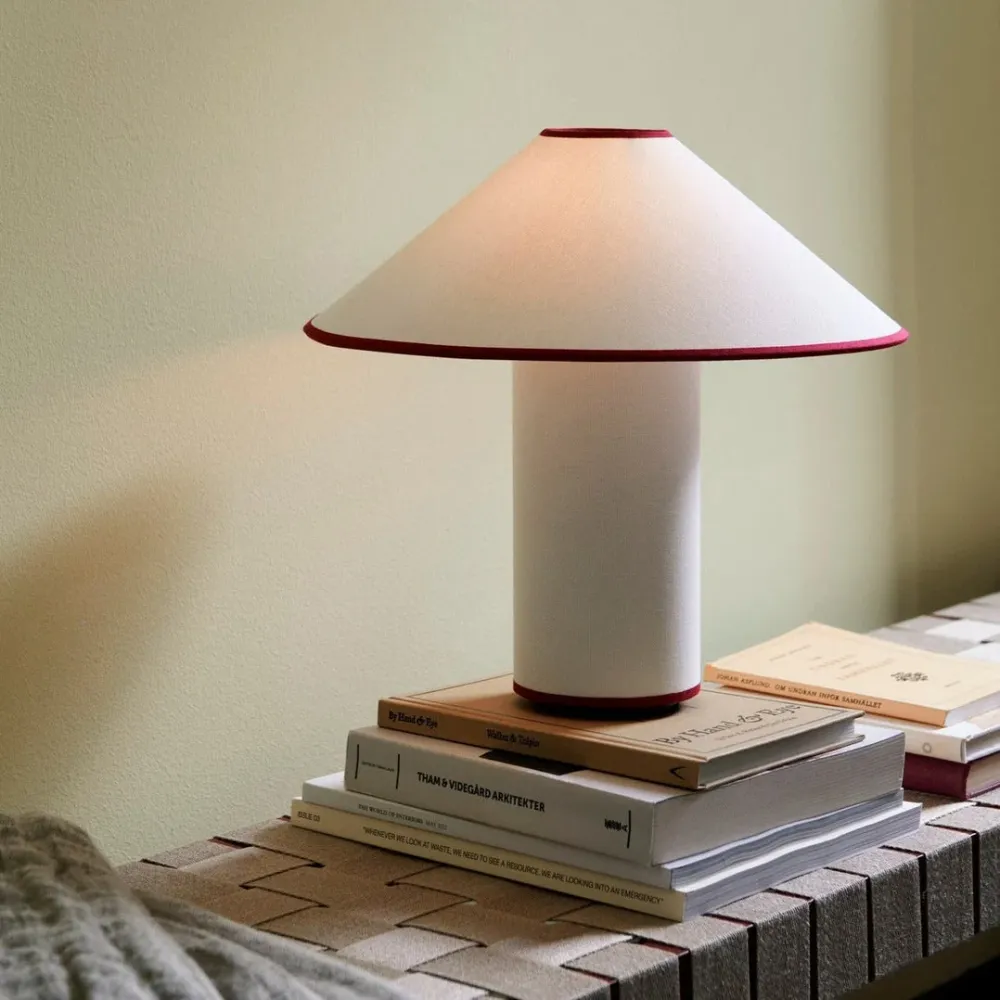 LumiColette – Lampe de table moderne et élégante