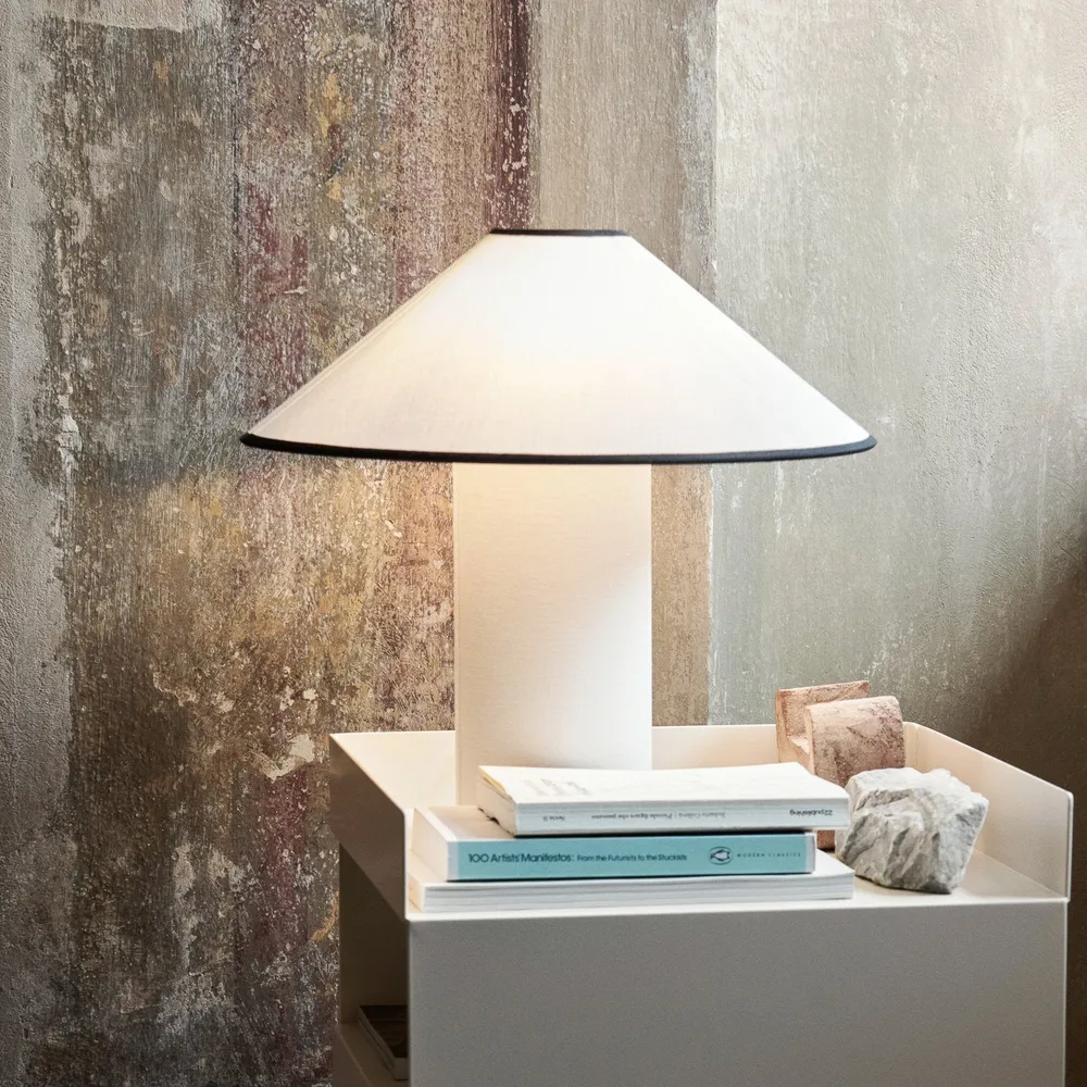 LumiColette – Lampe de table moderne et élégante