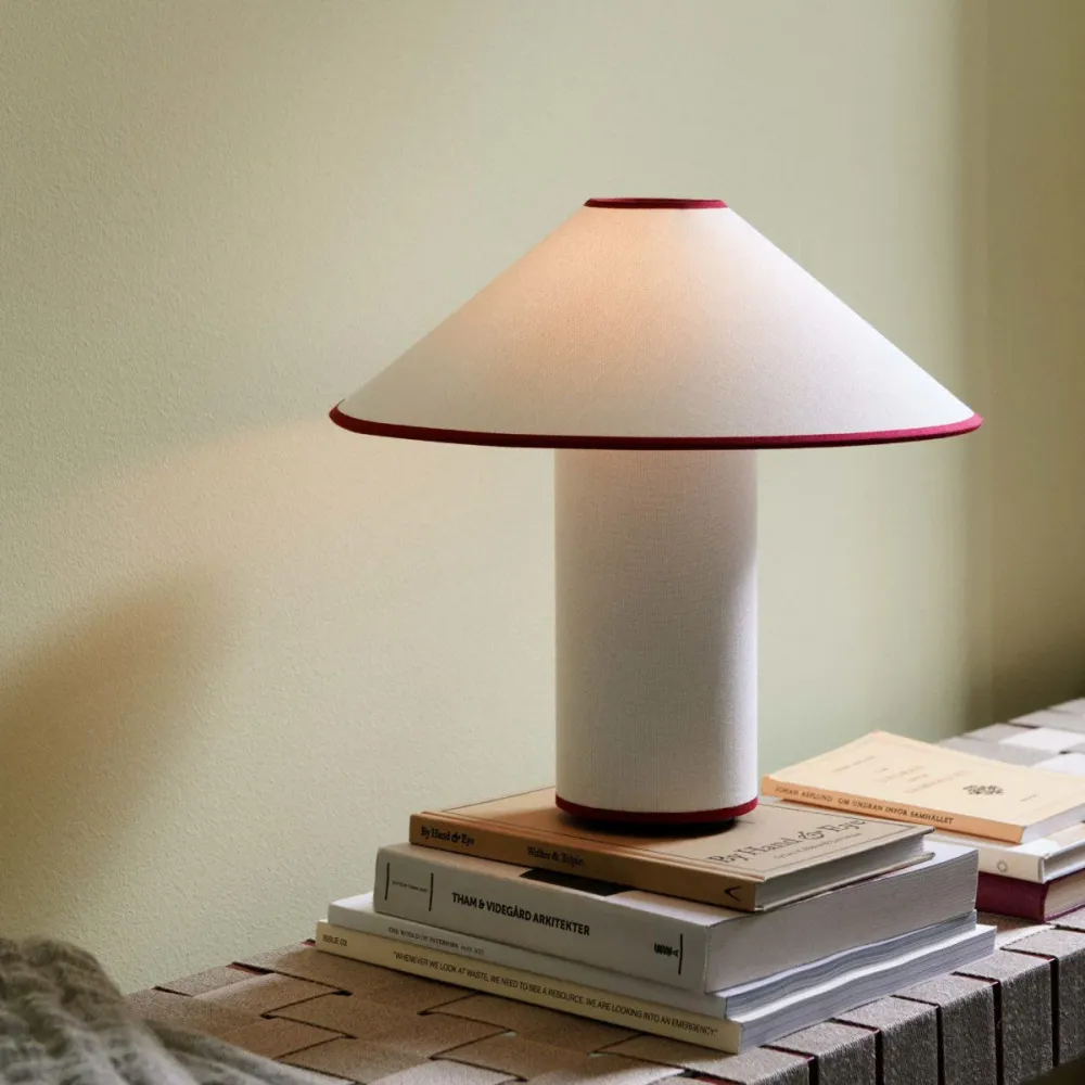 LumiColette – Lampe de table moderne et élégante