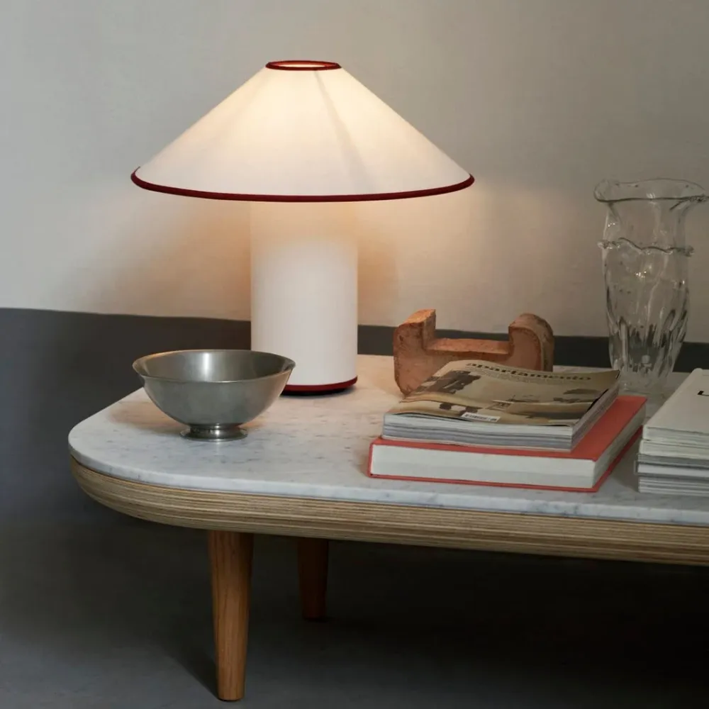 LumiColette – Lampe de table moderne et élégante