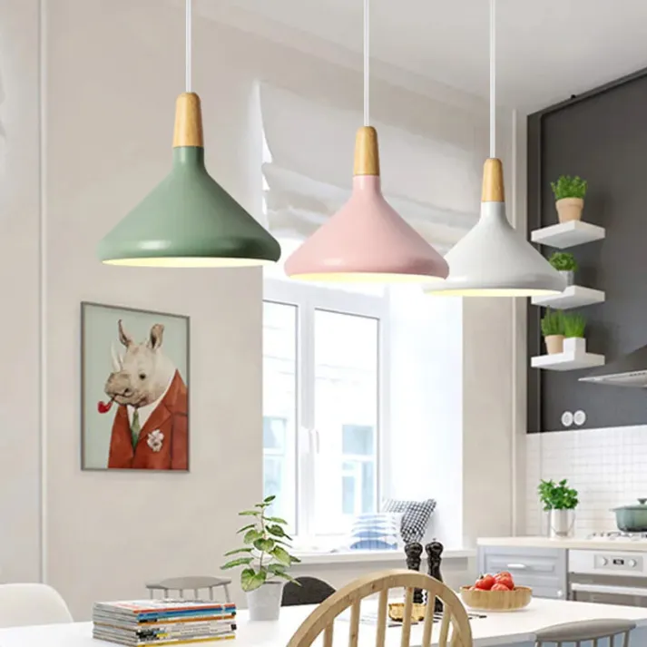 Lumières Gourmandes - Lampe Suspendue Métallique en Forme de Macaron