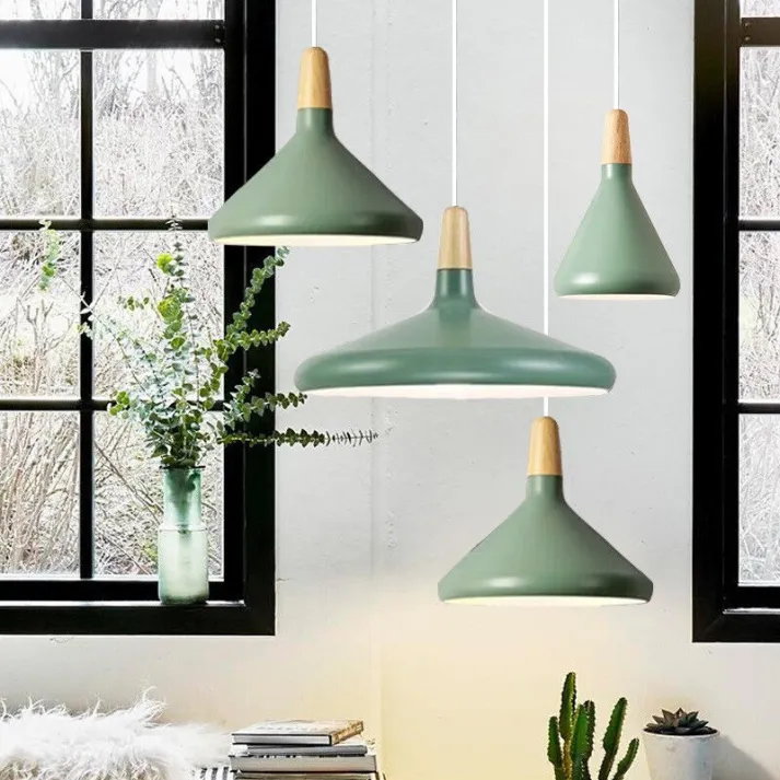Lumières Gourmandes - Lampe Suspendue Métallique en Forme de Macaron