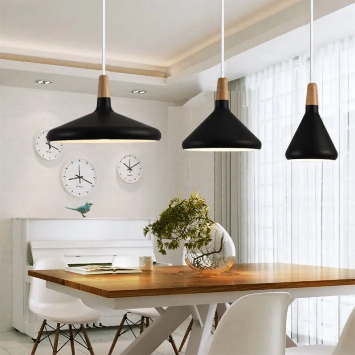 Lumières Gourmandes - Lampe Suspendue Métallique en Forme de Macaron