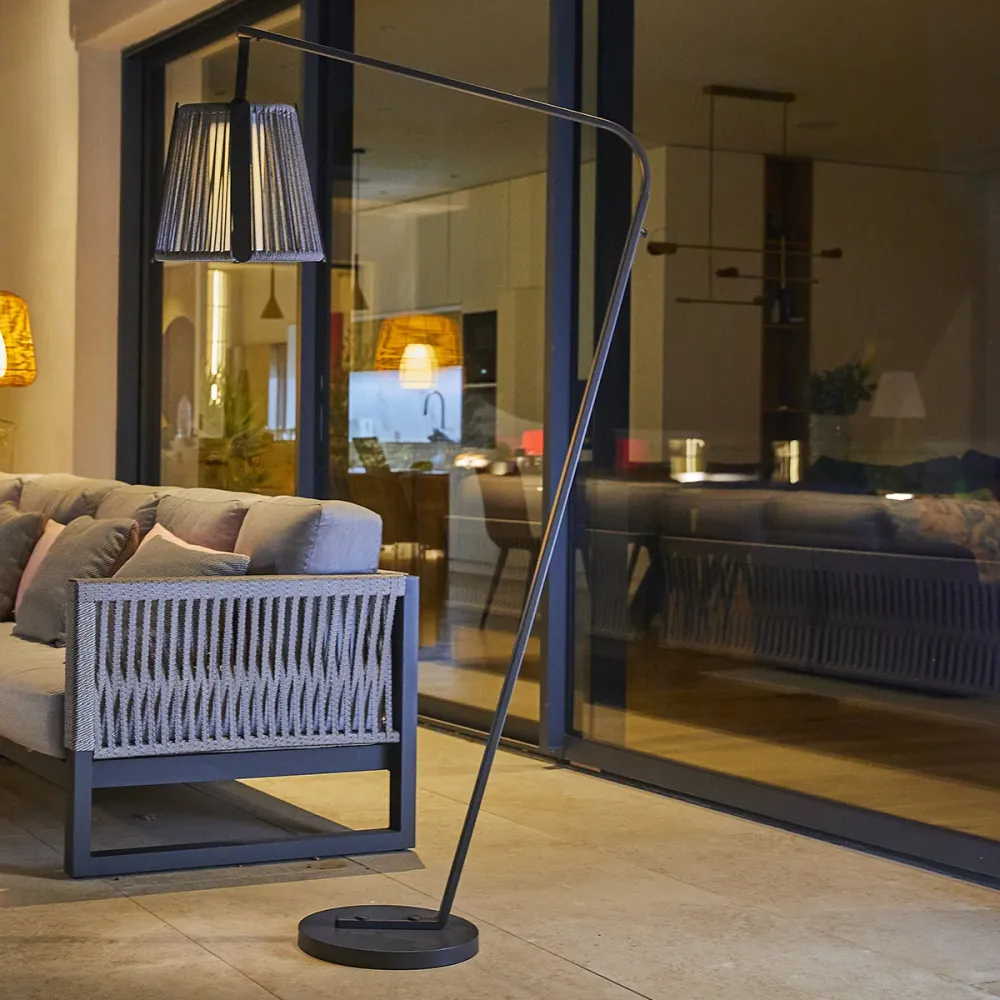 Lampadaire lumineux solaire pied deporté et abat-jour détachable LED blanc chaud RAYGLOW H176cm Lumisky