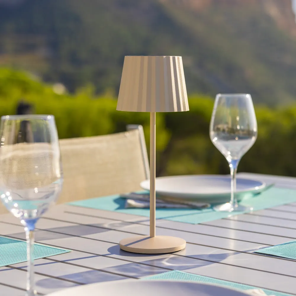Lampe de table touch sans fil en aluminium beige LED ABBY CREAM blanc dimmable H29cm Lumisky