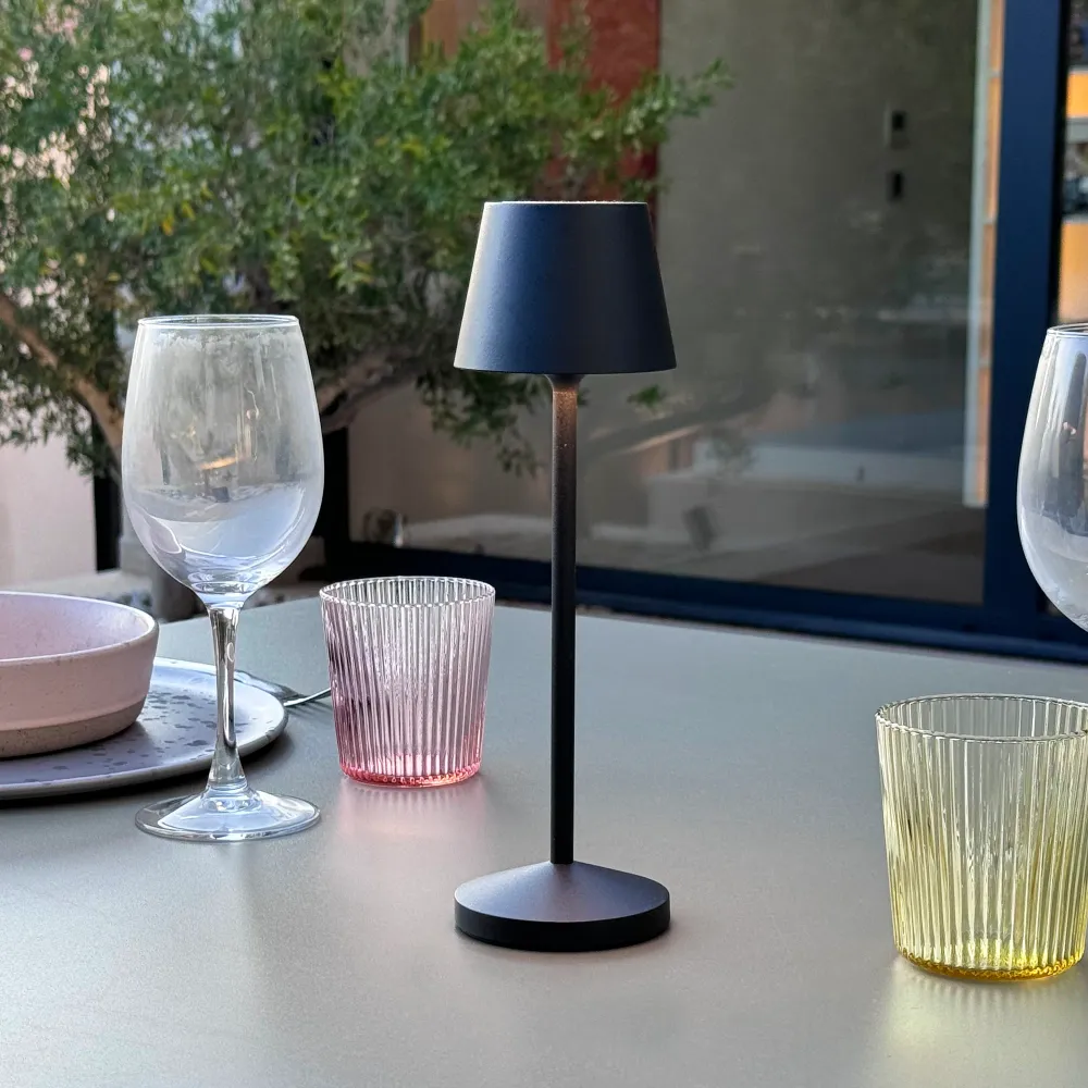 Lot de 9 lampes de table sans fil LED blanc chaud dimmable EMILY BLACK H25cm avec plateau de chargement Lumisky
