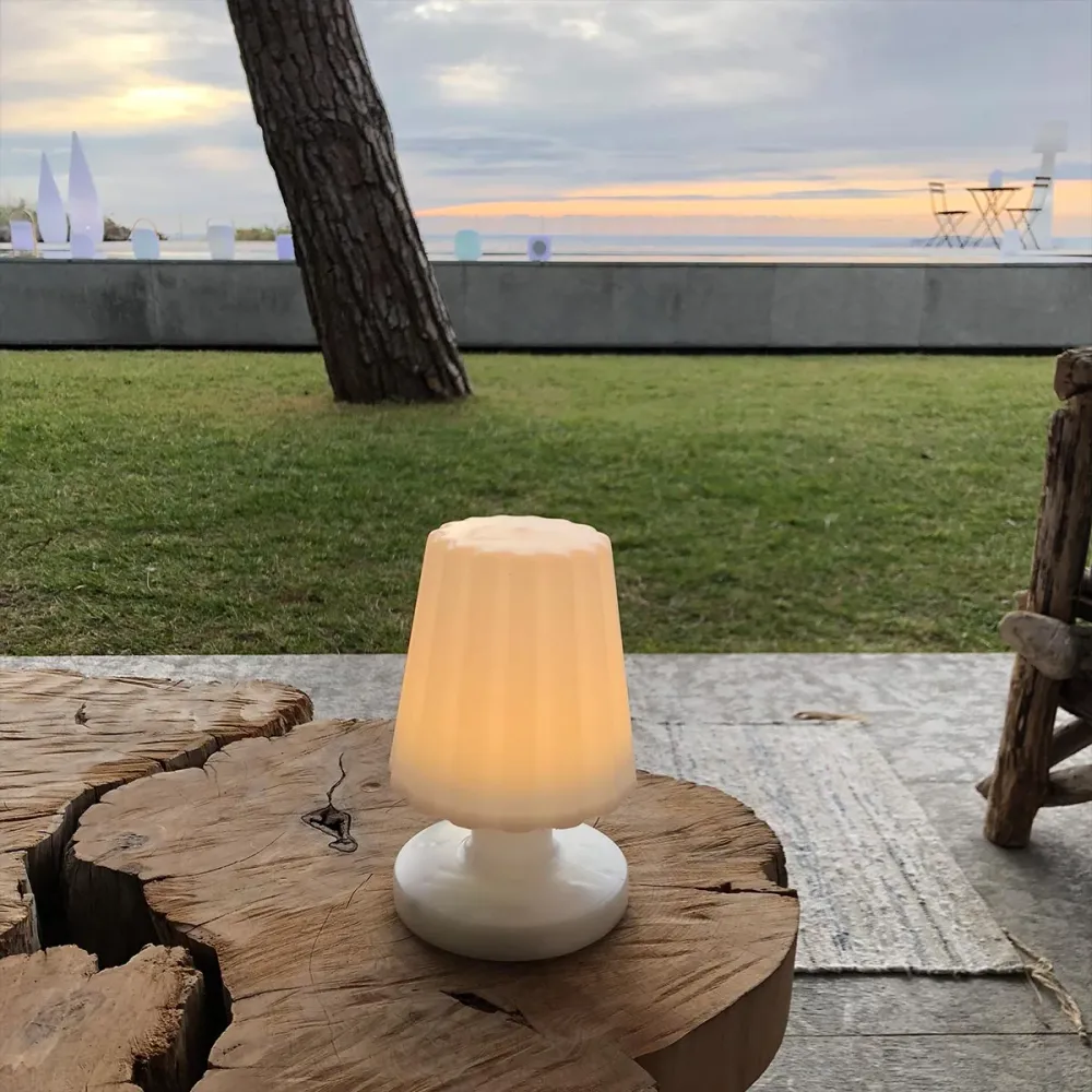 Mini lampe à poser rechargeable sans fil LED blanc chaud dimmable LADY MINI H22cm Lumisky
