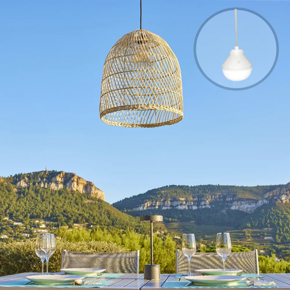 Suspension PAULO NOMAD en rotin naturel style bohème avec ampoule LED blanc/RGB nomade Lumisky