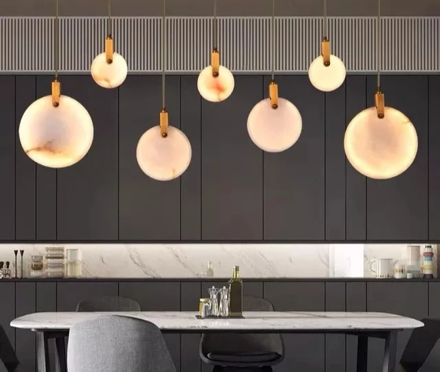 Lustre en marbre et cuivre, plafonnier, décoration intérieure, mobilier