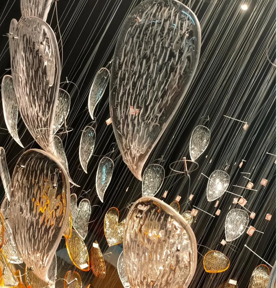 Lustre moderne de luxe à LED avec structure en acier inoxydable et grand cristal, éclairage d'hôtel.