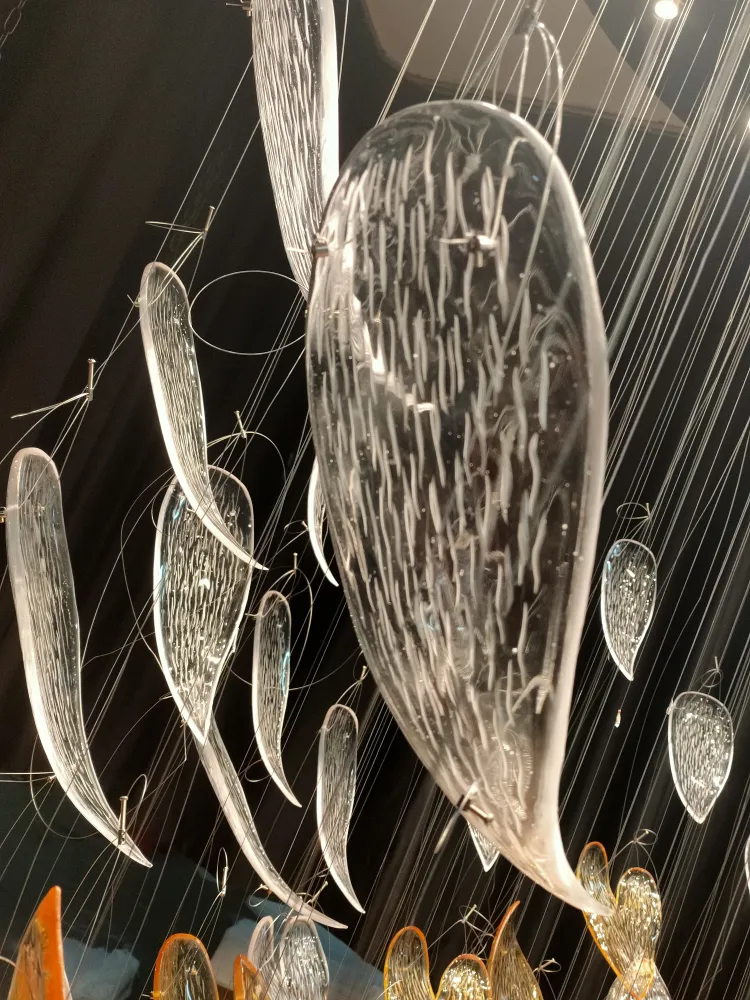 Lustre moderne de luxe à LED avec structure en acier inoxydable et grand cristal, éclairage d'hôtel.