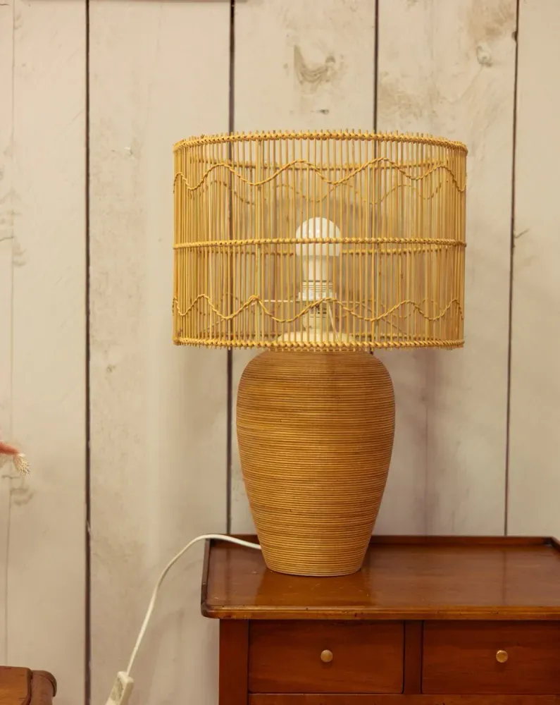 Julia, la lampe à poser en rotin N°620 M5B