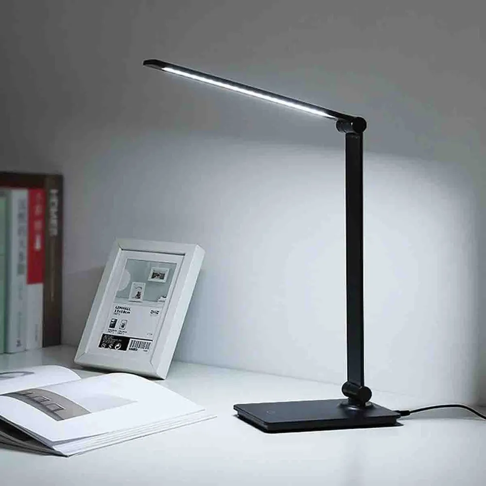Lampe LED avec chargeur de téléphone sans fil Magasins Hart | Hart Stores