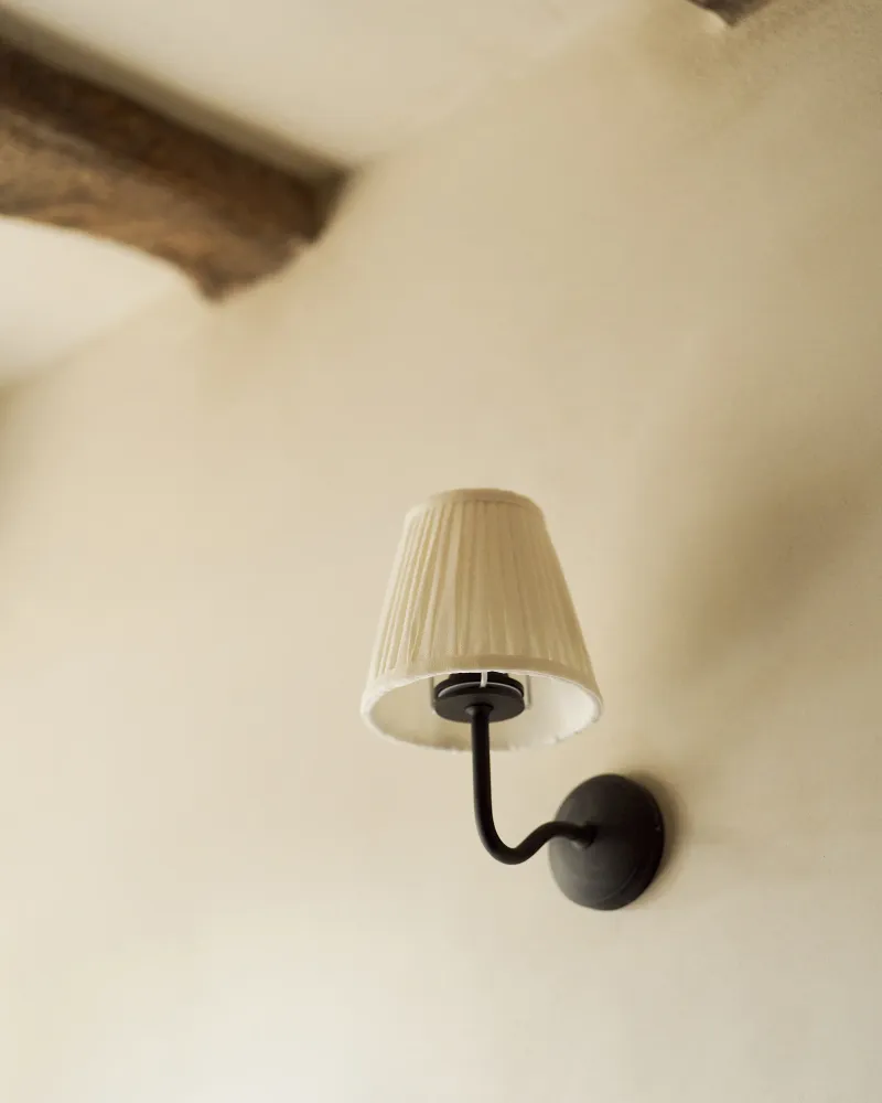 Malvern Petite Applique Murale Plissée Blanc Albâtre - Bronze