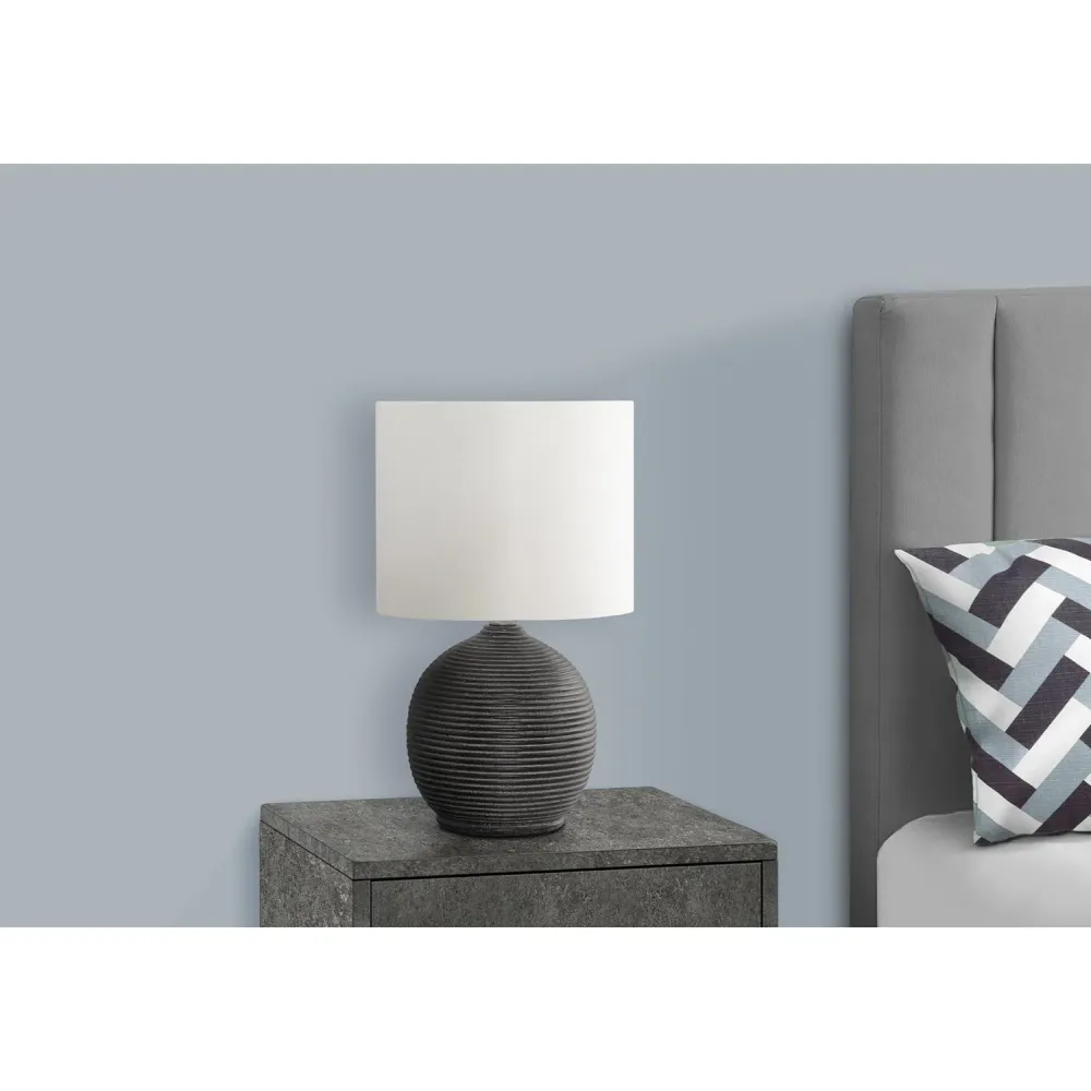I 9764 - Luminaire, 16"H, Résine Noire, Abat-jour Ivoire / Crème, Contemporain Monarch Specialties