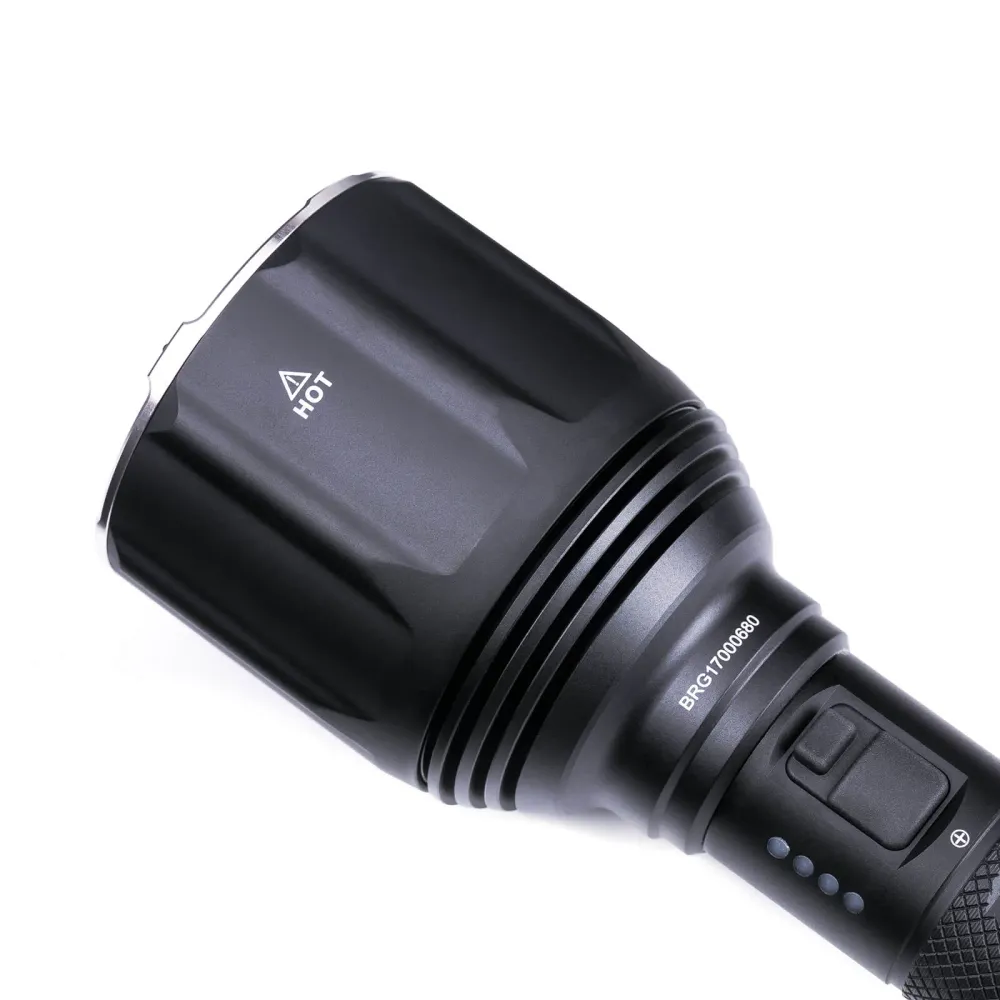 Lampe de poche longue portée P82 Nextorch