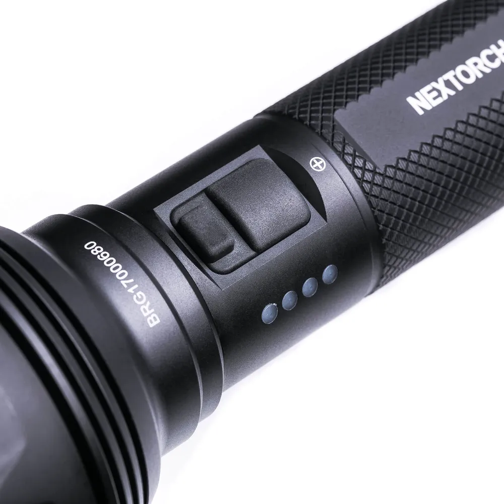 Lampe de poche longue portée P82 Nextorch
