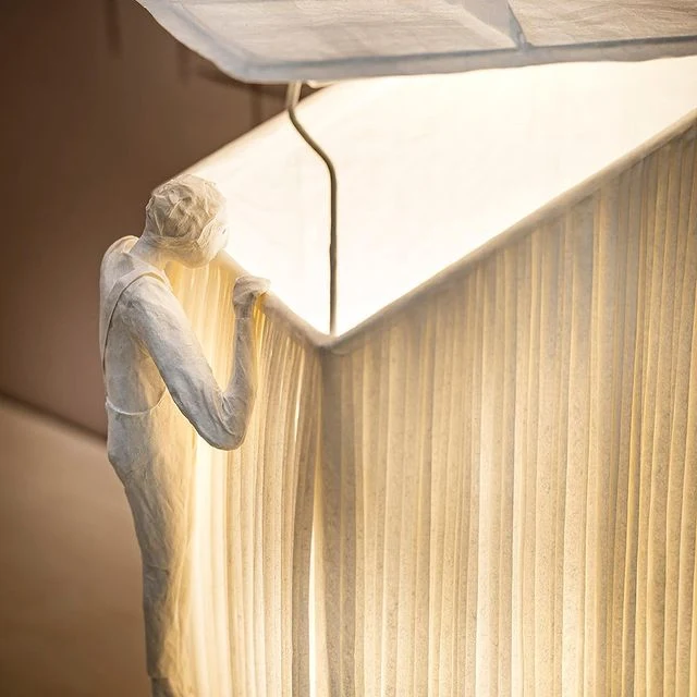 "Lucarne" sculpture lumineuse papier a etre