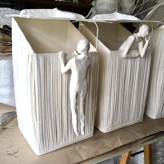 "Lucarne" sculpture lumineuse papier a etre