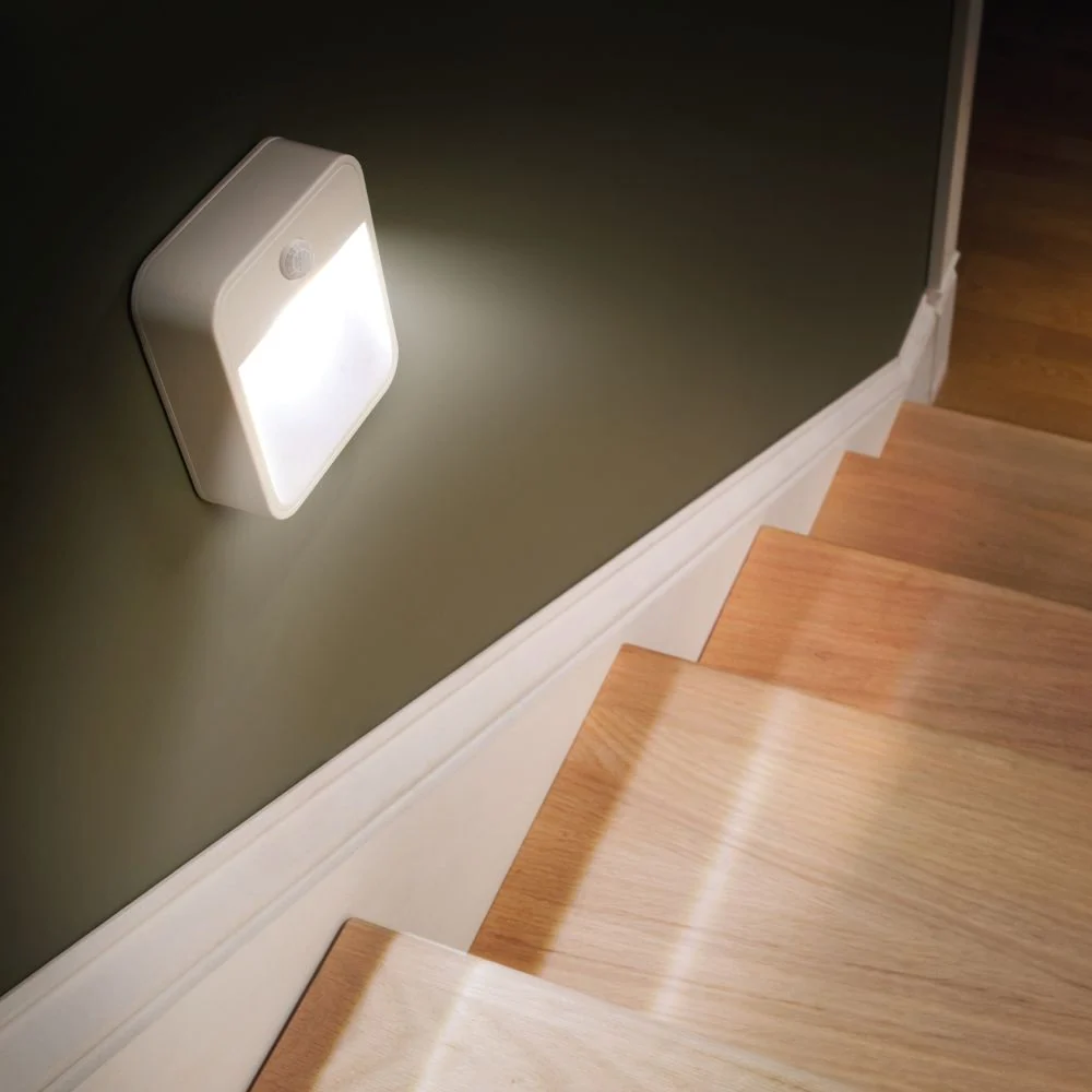 Veilleuse à DEL avec détecteur de mouvement à 20 lumens PGA