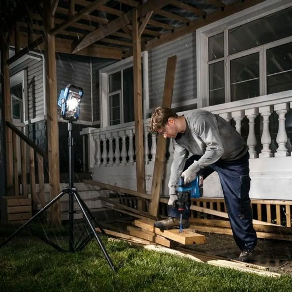 phare de chantier Bosch GLI18V-3000 PRO 18V