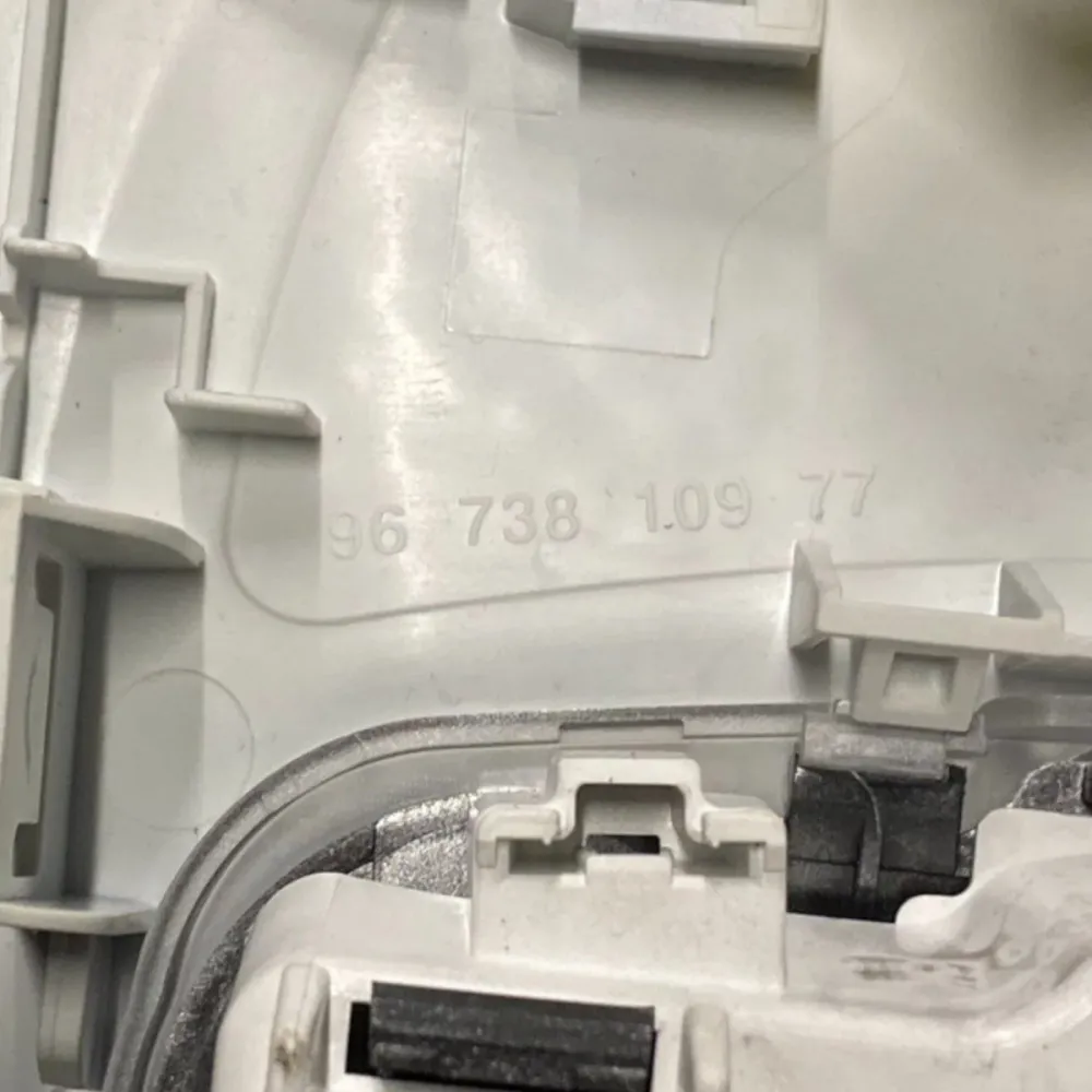 Plafonnier peugeot 2008 i Cod: 9673810977 (2008-2016)