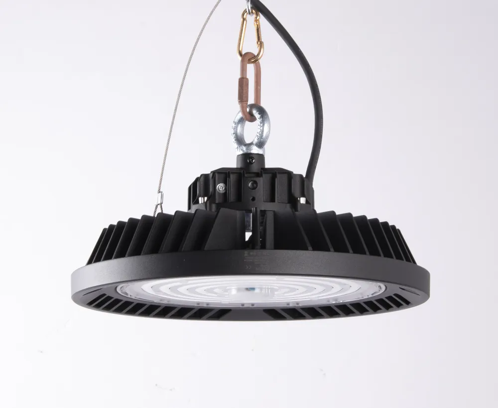 Projecteur industriel URANO noir 90 degrés 4000 k Mantra 7421