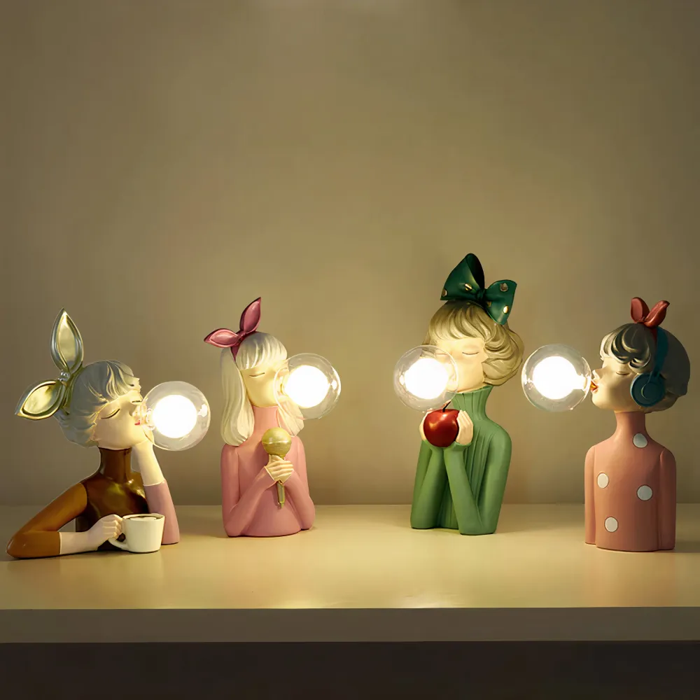 Lampe de table sculpture fille en résine et verre RetrosNJerseys
