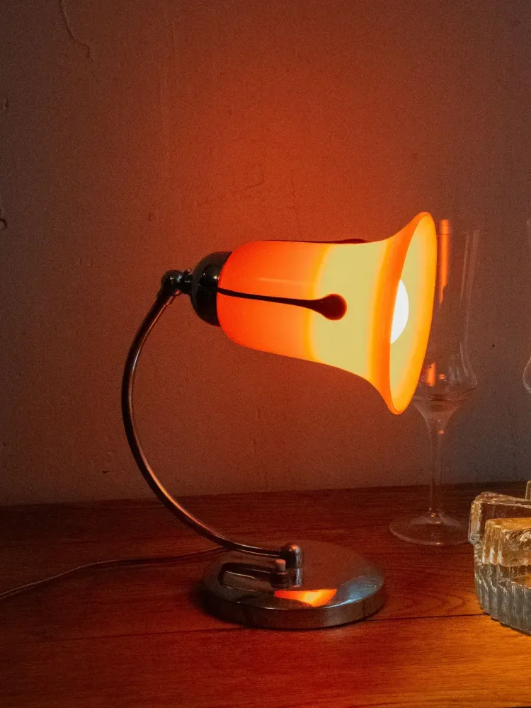 Julia, la lampe à poser orange en verre N°600 SCC