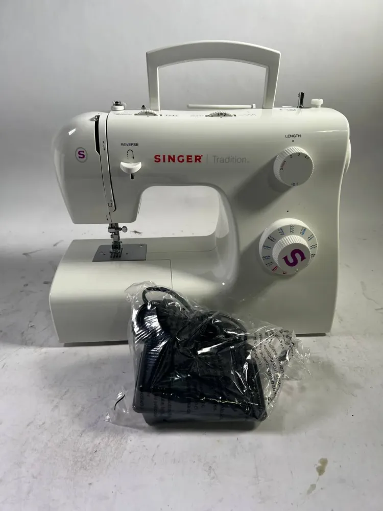 Singer 2263 Machine à Coudre Tradition 70 Watt 750 tr/min, longueur de point de 4 mm, largeur de point de 5 mm