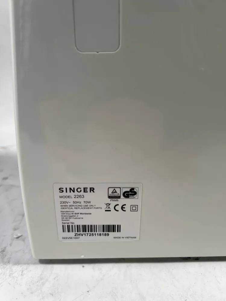 Singer 2263 Machine à Coudre Tradition 70 Watt 750 tr/min, longueur de point de 4 mm, largeur de point de 5 mm