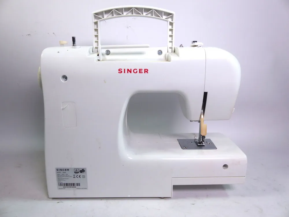 Singer 2263 Machine à Coudre Tradition 70 Watt 750 tr/min, longueur de point de 4 mm, largeur de point de 5 mm