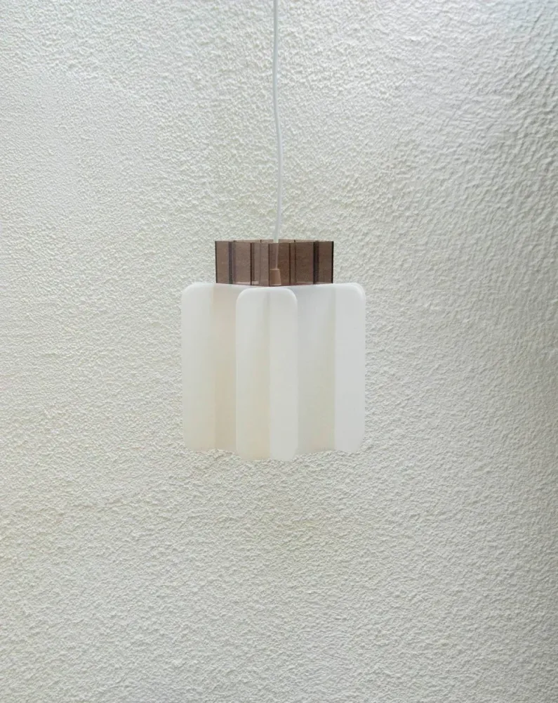 Sonia, la suspension en plexi 80's N°155 TVR