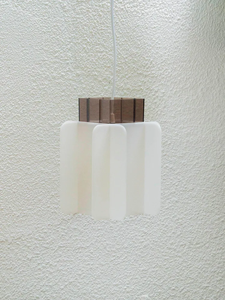 Sonia, la suspension en plexi 80's N°155 TVR