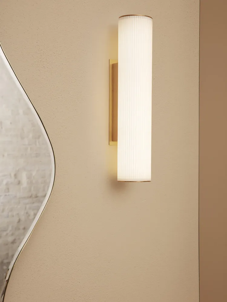 Vuelta Wall Lamp 40 - White/Brass