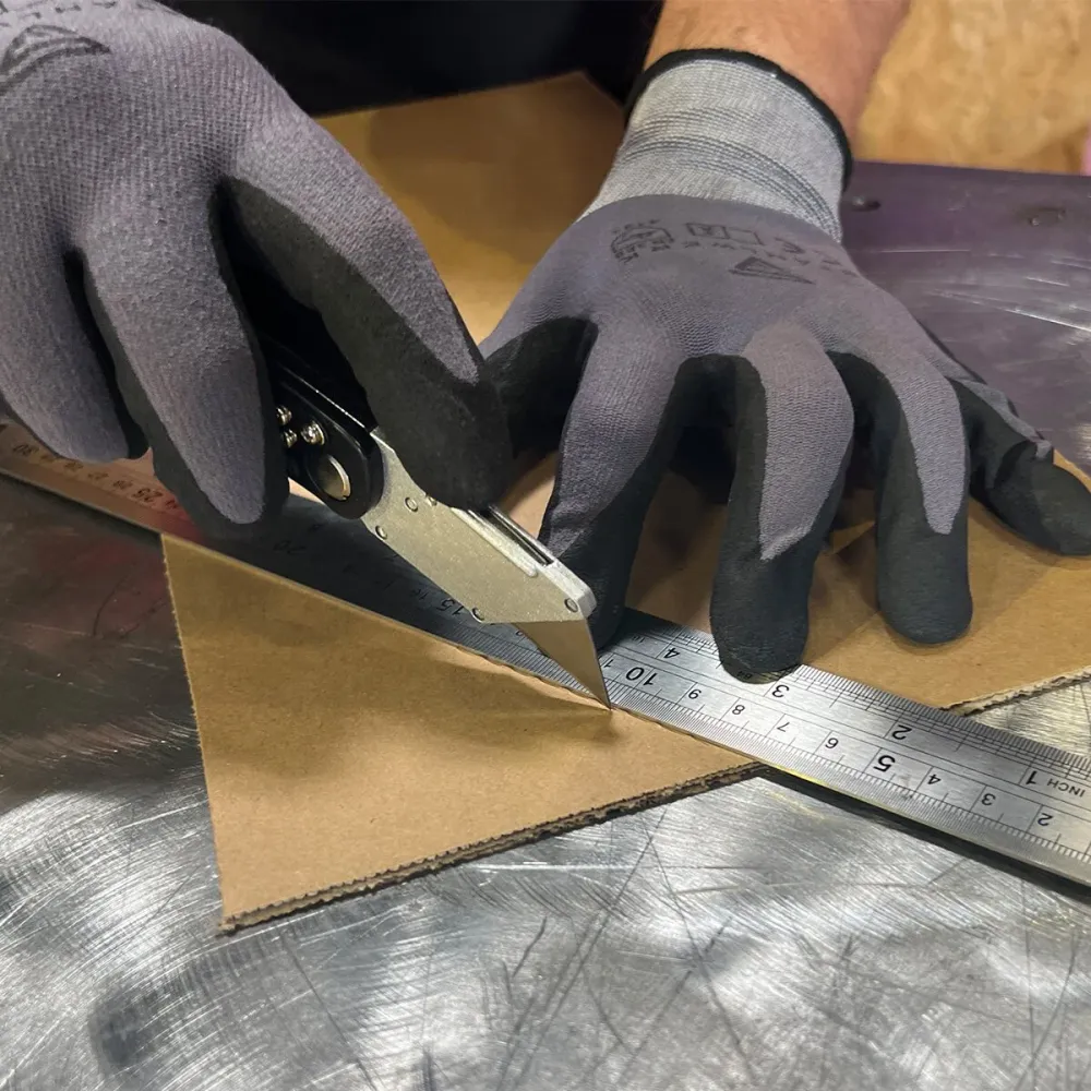 Couteau de coupe en acier 4 -set avec des lames de remplacement Cutter Profi | Couteau de tapis | Couteau de sécurité | Co...