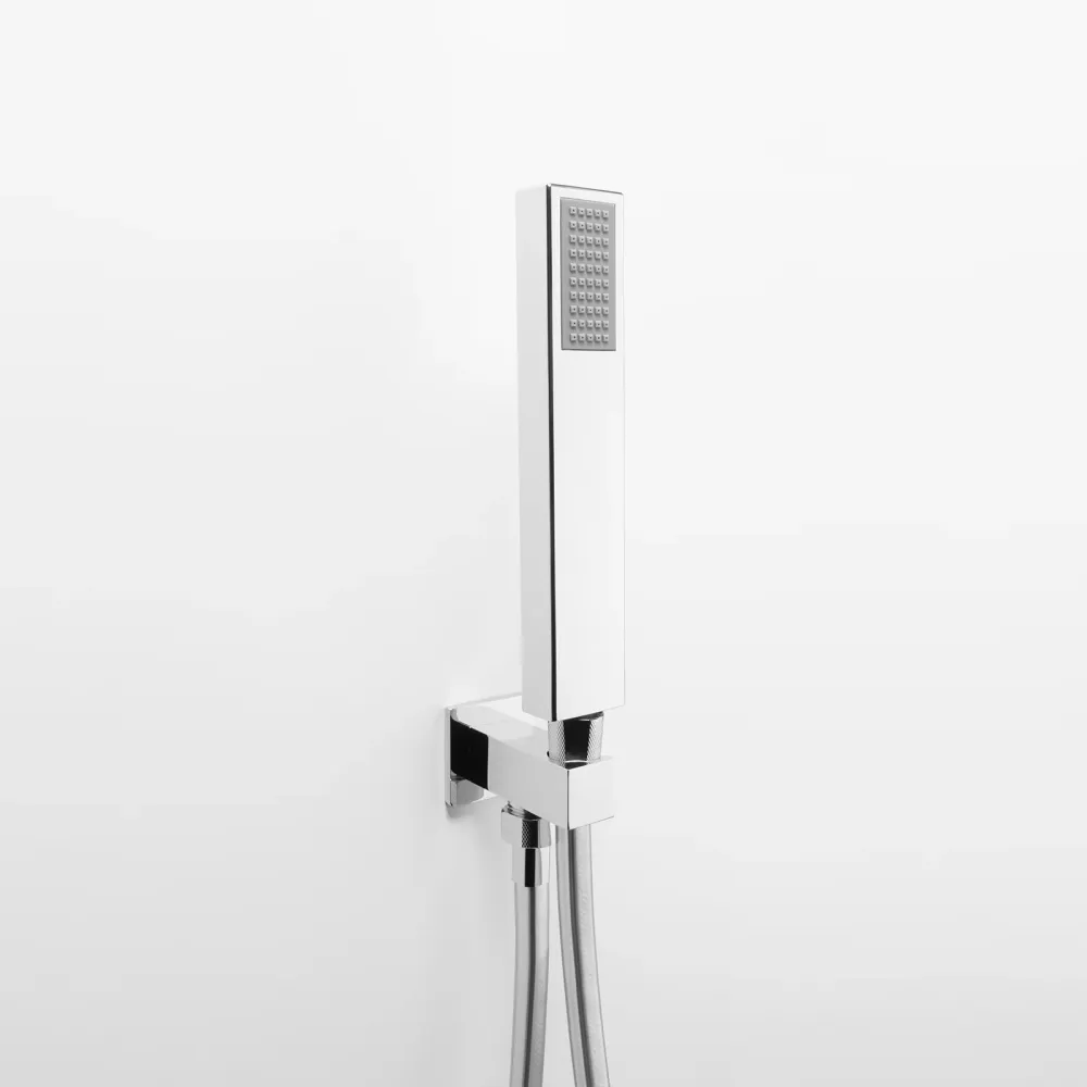 Kit de douche Comodo par ARES avec point d'eau carré. Douchette en ABS modèle 'KATE'