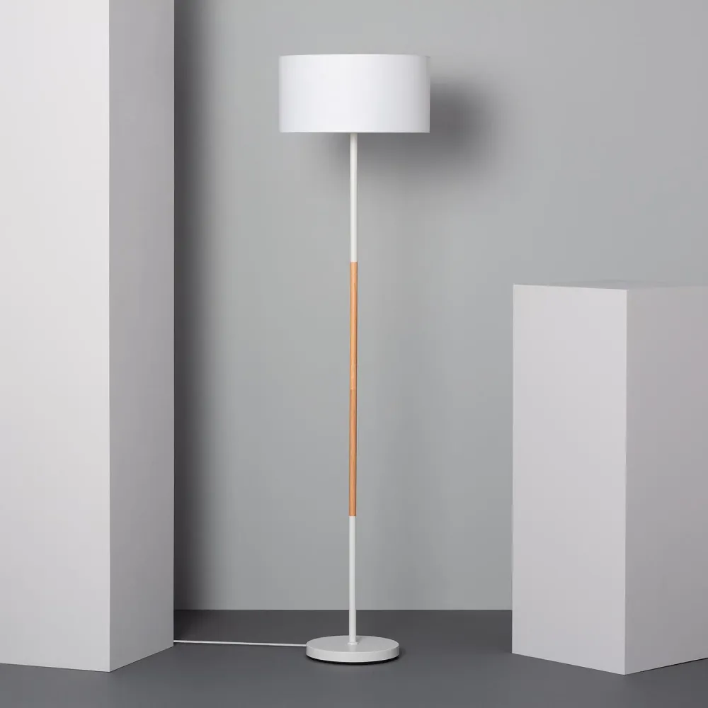 Lampadaire Silinda avec éclairage LED intégré pour une lumière uniforme - Certifié CE