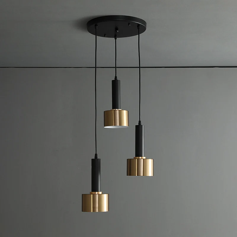 Messing-Deckenleuchte Granatenform, Einfachheit, 3 Köpfe, metallische Hängeleuchte pour intérieur moderne