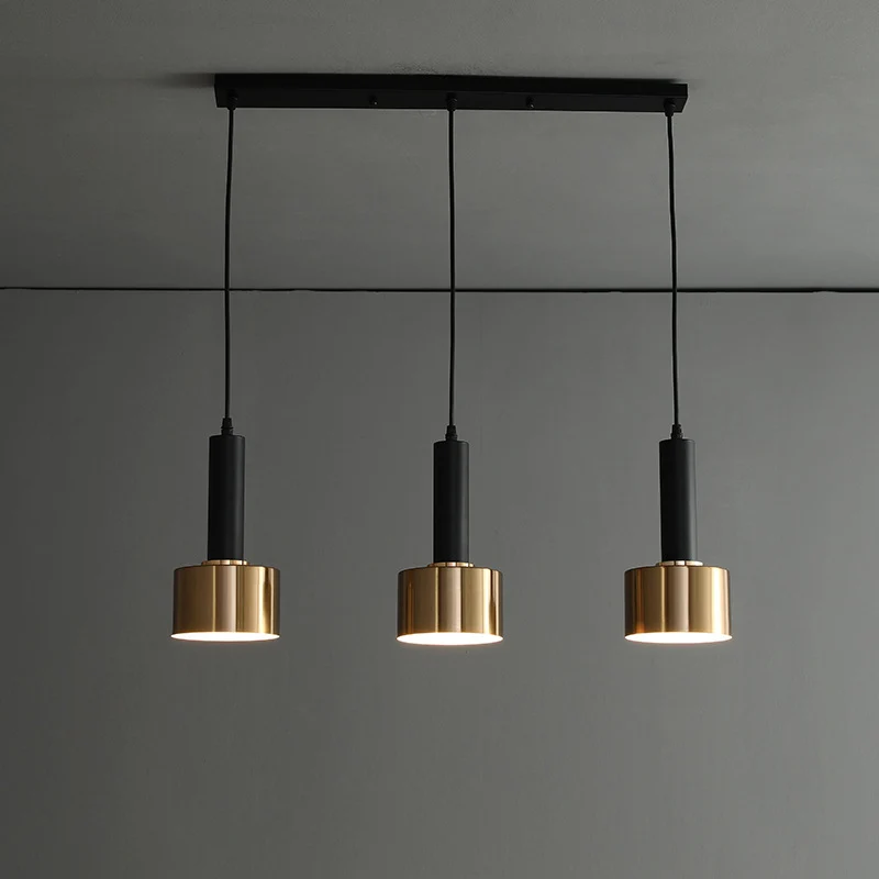 Messing-Deckenleuchte Granatenform, Einfachheit, 3 Köpfe, metallische Hängeleuchte pour intérieur moderne