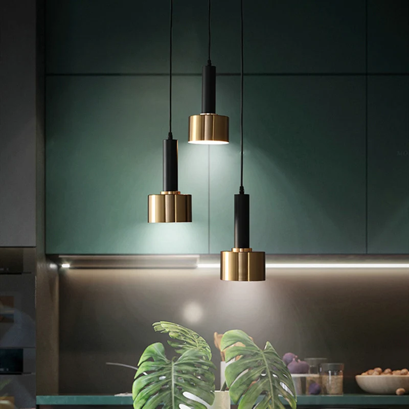 Messing-Deckenleuchte Granatenform, Einfachheit, 3 Köpfe, metallische Hängeleuchte pour intérieur moderne