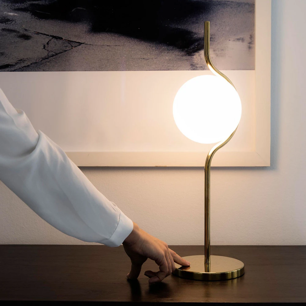Lampe à poser LED Le Vita avec verre opale avec diffuseur opale