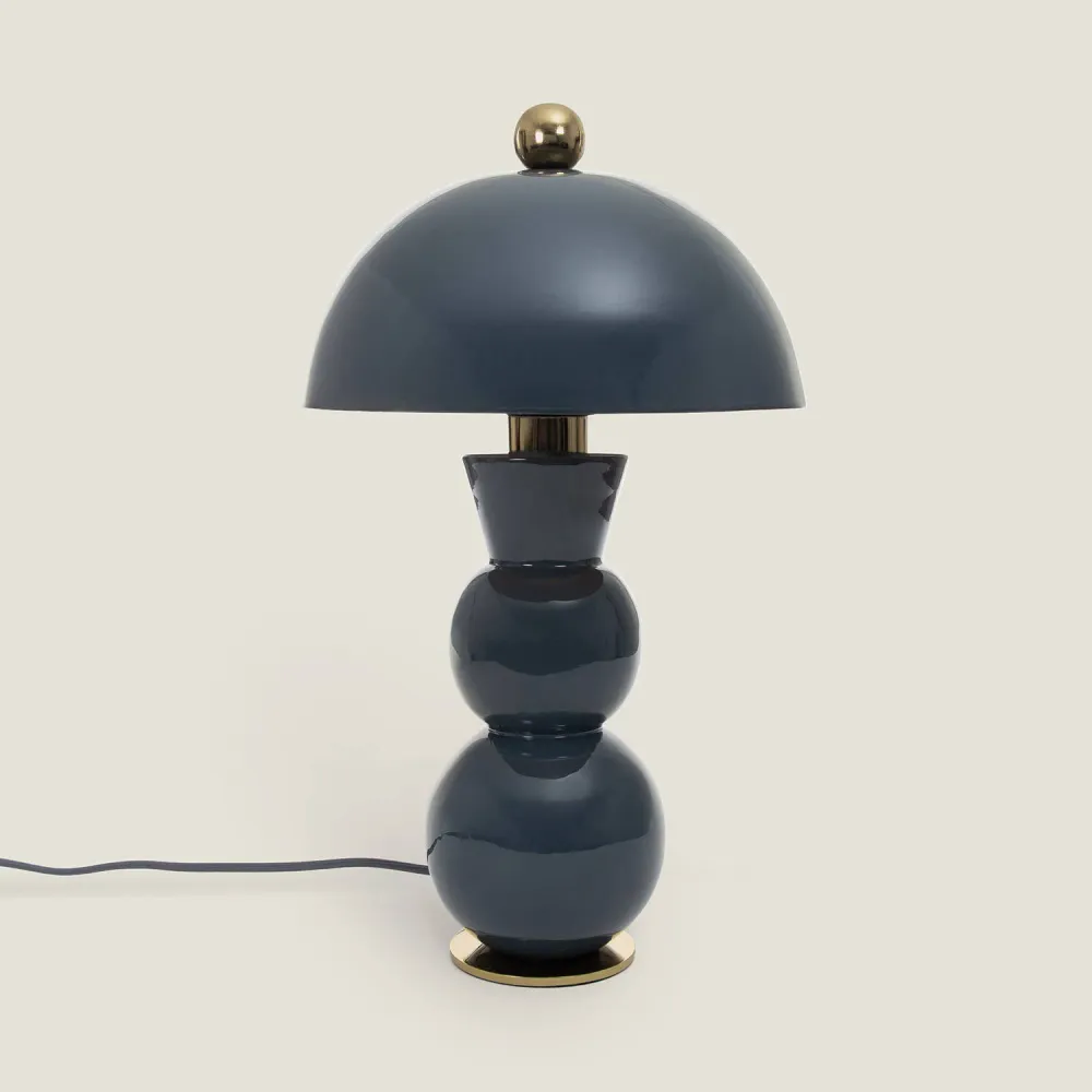 Plafonnier à lumière directionnelle Lampe de table métallique modèle Onkar avec éclairage LED intégré