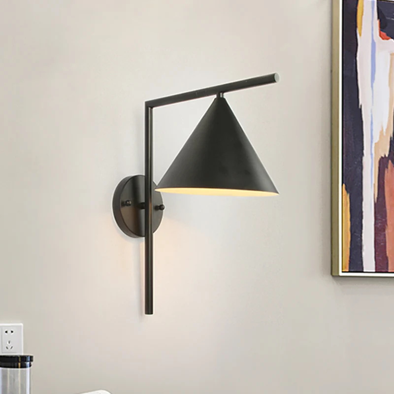 Konische Metall-Wandbeleuchtung, zeitgenössische Wandleuchte mit 1 Licht, Schwarz/Weiß/Gold, über dem Tisch, 20,3 cm Breit...