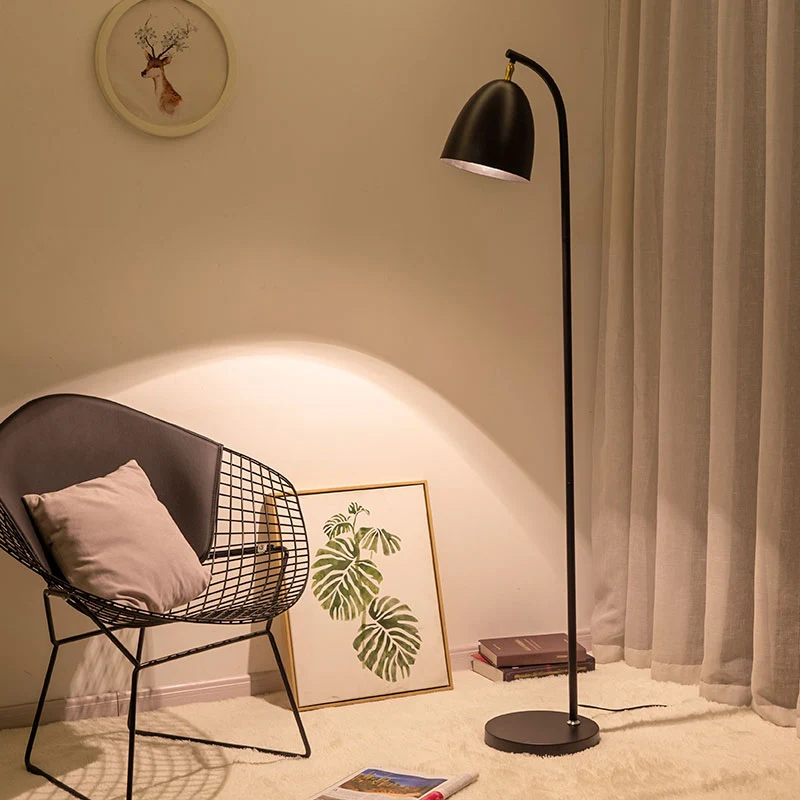 Lampadaire de salon élémentaire, lampe de lecture rotative Macaron avec abat-jour en métal cloche